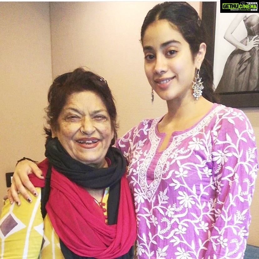 Janhvi Kapoor Instagram - Can’t thank my stars enough for getting the chance to learn from you. I always cherished every moment I spent in the class room with you but now even more. You are truly special, truly a legend for what you’ve given our cinema through your dance. We’ll miss you Sarojji 💓