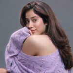 Janhvi Kapoor Instagram - #tbt 👾