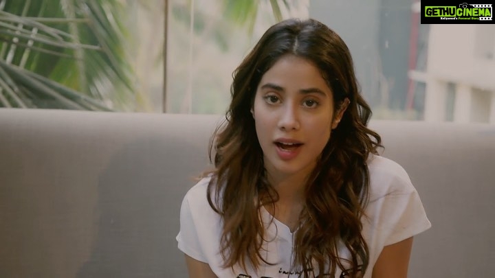 Janhvi Kapoor Instagram - Celebrating women’s day... Everyday. #happywomensdayyearlife #kudinunachnede Sharing ❤ for #AngreziMedium @irrfan @homster #dineshvijan @maddockfilms anaitashroffadajania @lakshmilehr 🎶 @soulfulsachin @jigarsaraiya 🎥 #sachinpillai