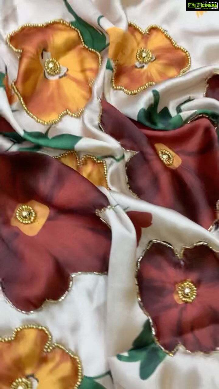 Joy Crizildaa Instagram - Paithani saree 🦜 To place an order Kindly DM ! ❤️ Disclaimer : color may appear slightly different due to photography No exchange or return Unpacking video must for any sort of damage complaints Threads here and there, missing threads,colour smudges are not considered as damage as they are the result in hand woven sarees. #joycrizildaa #joycrizildaasarees #handloom #onlineshopping #traditionalsaree #sareelove #sareefashion #chennaisaree #indianwear #sari #fancysarees #iwearhandloom #sareelovers #sareecollections #sareeindia
