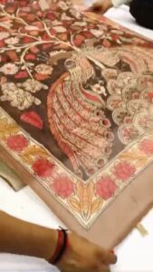 Joy Crizildaa Instagram - Kalamkari ❤️ To place an order Kindly DM ! ❤️ Disclaimer : color may appear slightly different due to photography No exchange or return Unpacking video must for any sort of damage complaints Threads here and there, missing threads,colour smudges are not considered as damage as they are the result in hand woven sarees. #joycrizildaa #joycrizildaasarees #handloom #onlineshopping #traditionalsaree #sareelove #sareefashion #chennaisaree #indianwear #sari #fancysarees #iwearhandloom #sareelovers #sareecollections #sareeindia