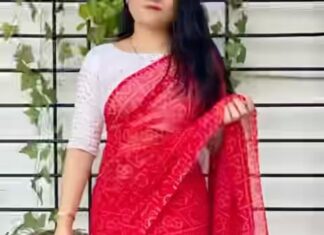 Joy Crizildaa Instagram - To place an order Kindly DM ! ❤️ Disclaimer : color may appear slightly different due to photography No exchange or return Unpacking video must for any sort of damage complaints Threads here and there, missing threads,colour smudges are not considered as damage as they are the result in hand woven sarees. #joycrizildaa #joycrizildaasarees #handloom #onlineshopping #traditionalsaree #sareelove #sareefashion #chennaisaree #indianwear #sari #fancysarees #iwearhandloom #sareelovers #sareecollections #sareeindia