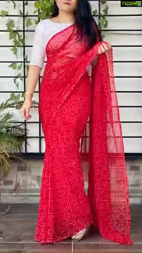 Joy Crizildaa Instagram - To place an order Kindly DM ! ❤️ Disclaimer : color may appear slightly different due to photography No exchange or return Unpacking video must for any sort of damage complaints Threads here and there, missing threads,colour smudges are not considered as damage as they are the result in hand woven sarees. #joycrizildaa #joycrizildaasarees #handloom #onlineshopping #traditionalsaree #sareelove #sareefashion #chennaisaree #indianwear #sari #fancysarees #iwearhandloom #sareelovers #sareecollections #sareeindia