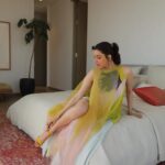 Kajal Aggarwal Instagram - 💚💛 @fourseasonsresidencesmumbai @aishwaryaa.nayak @ritikasachdevaa @saumyathakur @thatclichechic @xrishikax @piyupalkar @khan_do_makeup @payalkhandwala @misho_designs @louboutinworld