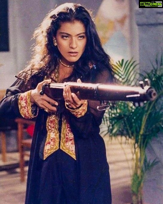 Kajol Instagram - Me waking up and aiming for my alarm at 7am.