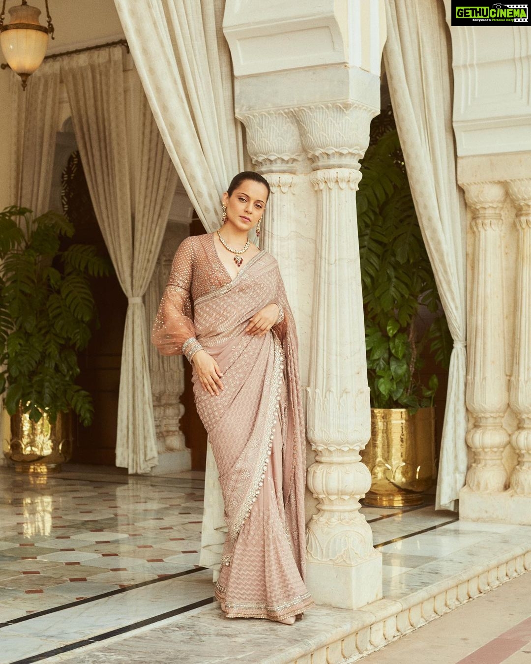 Kangana Ranaut Instagram - She is on fire Song launch today in beautiful pink city Jaipur today.. @badboyshah @razylivingtheblues @rampal72 @deepakmukut @remodsouza