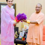 Kangana Ranaut Instagram - Today I had the great fortune of meeting Maharaj @myogi_adityanath ji after his tremendous victory in recent elections… It was a wonderful evening Maharaj ji’s compassion, concerns and deep sense of involvement never ceases to amaze me .. I feel humbled honoured and inspired… 🙏