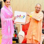 Kangana Ranaut Instagram - Today I had the great fortune of meeting Maharaj @myogi_adityanath ji after his tremendous victory in recent elections… It was a wonderful evening Maharaj ji’s compassion, concerns and deep sense of involvement never ceases to amaze me .. I feel humbled honoured and inspired… 🙏