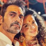 Kangana Ranaut Instagram - Har har Mahadev …. Kashi Vishvanath ji ke darshan aur Ganga ji ki aarti with team Dhaakad… releasing on 20th May …
