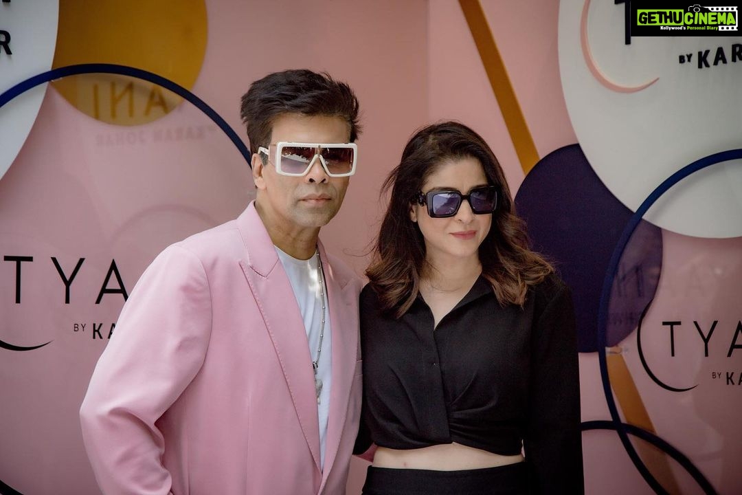 Karan Johar Instagram - Super excited to launch my jewellery brand @tyaanijewellery’s newest store at Borivali in Mumbai! Looking forward to seeing all you beautiful women have the Tyaani Jewellery experience. #tyaanibykaranjohar #trusttyaani #tyaanijewellery