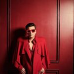 Karan Johar Instagram - Yeh Laal rang kab mujhe chodega…. #koffeewithkaran season 7 is painting the town red! Styled by @ekalakhani in @kaushik_velendra make up @paresh_kalgutkar hair @rajeev_gogoi 📸 @thehouseofpixels managed by @len5bm