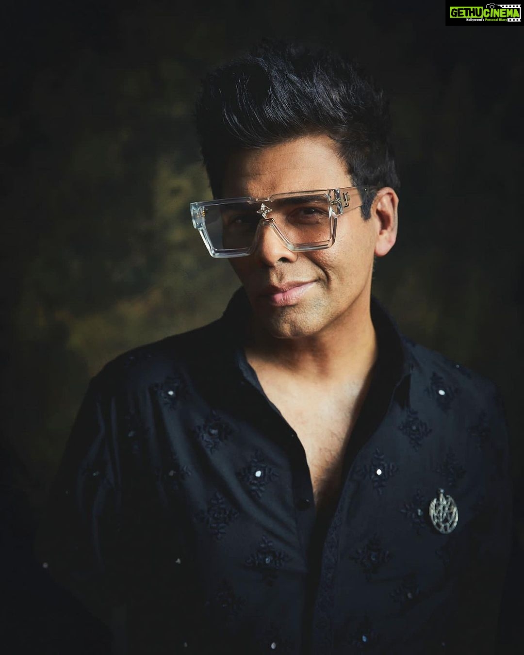 Karan Johar Instagram - Eid Mubarak to all…. About last night….. styled by @ekalakhani in @manishmalhotra05 @manishmalhotraworld Hair @rajeev_gogoi make up @paresh_kalgutkar 📸 @sheldon.santos managed by @len5bm