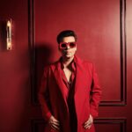 Karan Johar Instagram – Yeh Laal rang kab mujhe chodega…. #koffeewithkaran season 7 is painting the town red! Styled by @ekalakhani in @kaushik_velendra make up @paresh_kalgutkar hair @rajeev_gogoi 📸 @thehouseofpixels managed by @len5bm