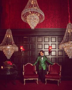 Karan Johar Instagram - Ok so it’s Christmas tree chic! But the Bling factor is intact! I am overwhelmed with the love and blessings but that didn’t stop me for being a serial poser, pouter and preener! Roz karenge pose✅ styled by @ekalakhani in @dolcegabbana hair @rajeev_gogoi make up @paresh_kalgutkar 📸 @sheldon.santos managed by the birthday boy @len5bm ! I am 50! Nazar na lage mujhe!