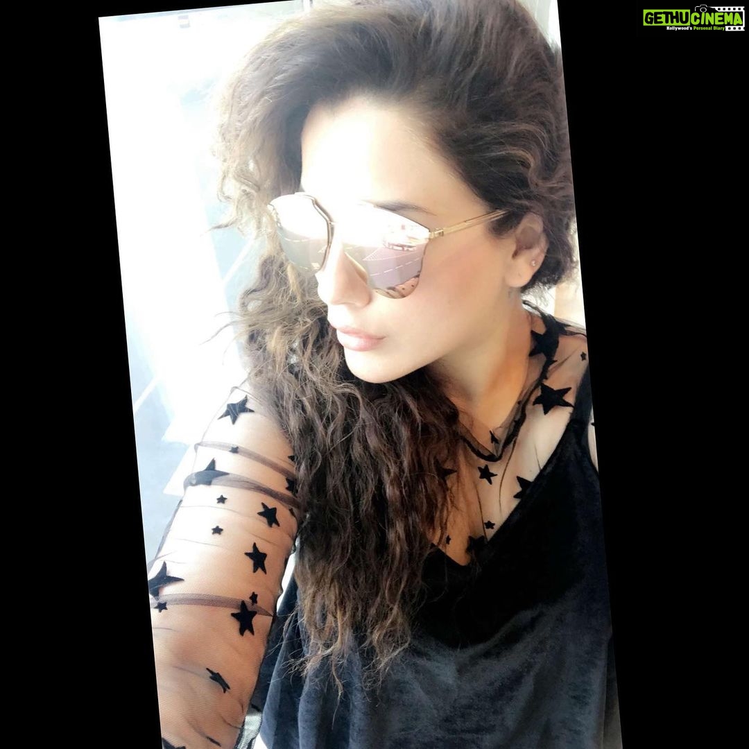 Kashish Singh Instagram - Life throws us obstacles to teach us lessons. The universe doesn't care about how long it takes you to learn what you need to. It will keep giving you hurtles and obstacles until you realise you need to look deeper into whatever it is that keeps arising. π§π»ββοΈHere's a little tipπ§π»ββοΈ Whatever situation arises that makes things harder for you to get where your going or achieve your desires etc.... trace your emotion back to their core. What is the strongest emotion you feel towards that situation or experience? The emotion that basically sums up your feelings about this road block, hurtle, lack of flow and the list goes in forever!... what is that emotion? I wrote this down recently to remind myself that road blocks are good they are showing me things about myself that I need to overcome or let go of.π Wisdom is something we all have to acquire while we're here on our human journey β€οΈππ§π»ββοΈβΊοΈβ¨πͺ·πππππͺπ«βοΈπ§π¦π¦πβοΈππ» #bellavitakashish Rishikesh