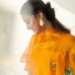 Keerthy Suresh Instagram - Flower Power 🧡 #SVPPromotions @studioplumarii @archamehta @ruchi.munoth @tejisinghofficial @niyati_kothari @__suru @rishi_dasari