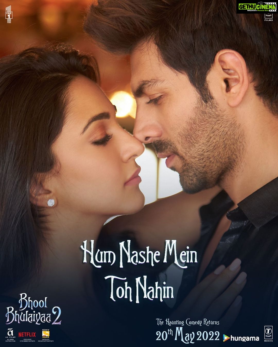 Kiara Advani Instagram - No better combo than Arijit and Pritam ❤️ Can’t wait to make y’all hear your next favourite romantic track 😍 #HumNasheMeinTohNahi ❤️ #BhoolBhulaiyaa2 #20thMay @kartikaaryan @kiaraaliaadvani @tabutiful and @rajpalofficial; #BhushanKumar, @muradkhetani, @anjummurad and #KrishanKumar @aneesbazmee ;@chaayaankan @aakashkaushik25 & @farhadsamji @vijayganguly @ipritamofficial @amitabhbhattacharyaofficial @filmykothari @tseriesfilms @castingchhabra @tseries.official @shivchanana @tulsikumar15 @arijitsingh @cine1studios @aafilms.official @bhoolbhulaiyaa2movie