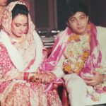 Kiara Advani Instagram - Here’s one of my favourite pictures of my parents❤️ I've always looked up to them for the perfect marriage! Their blessings are always with me.. now I need YOURS! Also, some advice please, kyunki sab kehte hai - shaadi ke baad sab badal jaata hai. Kya sachi badal jaata hai?