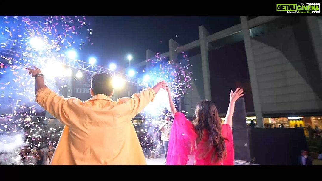 Kiara Advani Instagram - #Delhi & #Chandigarh you have my whole ❤️! #ThePunjaabbanSong exclusive premiere yesterday. Full song out now, link in bio. #JugJuggJeeyo coming to cinemas on 24th June. @karanjohar @apoorva1972 @ajit_andhare @anilskapoor @neetu54 @varundvn @manieshpaul @mostlysane @raj_a_mehta @rishiwrites @gippygrewal @tanishk_bagchi @zarakhan @mainhoonromy @azeemdayani @boscomartis @dharmamovies @viacom18studios @tseries.official