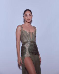 Kiara Advani Instagram - GQ 💚 @lakshmilehr @aadnevikofficial @makeupbylekha @makeupbysalonij @ayeshadevitre @kadamajay @gaurvivdesai
