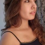 Komal Jha Instagram -