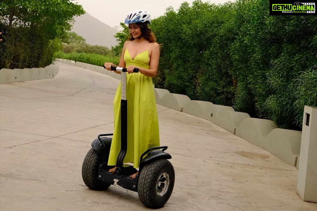Kriti Kharbanda Instagram - To the weekend that was ππ From great weather to amazing food. From relaxation to adventure. I had it all π @rafflesudaipur @all_mea #accor #udaipur #rafflesudaipur #raffles #holiday #weekendgetaway #takemeback