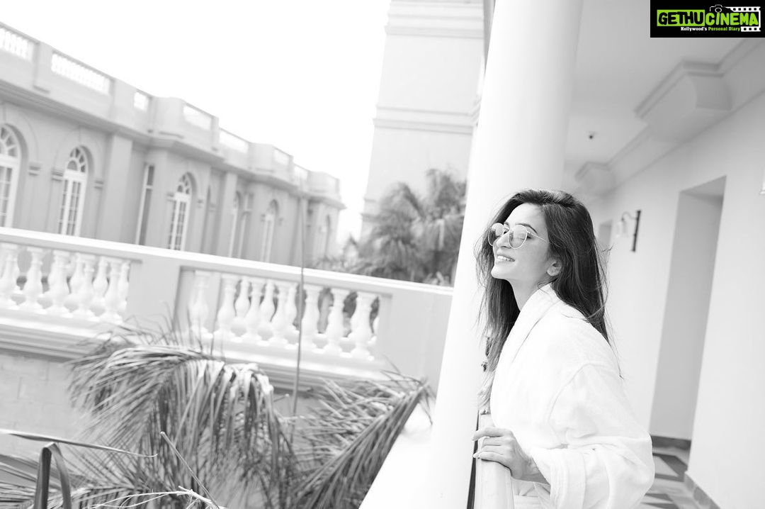 Kriti Kharbanda Instagram - To the weekend that was ππ From great weather to amazing food. From relaxation to adventure. I had it all π @rafflesudaipur @all_mea #accor #udaipur #rafflesudaipur #raffles #holiday #weekendgetaway #takemeback