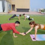 Kriti Sanon Instagram - Here’s another vlog for you guys! My first outdoor workout! 🫶🏻 And it was funnnnn! 👻 Watch on My YouTube channel! Link in BIO