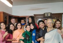 Kushboo Instagram - Eid mubaarak and my mom's birthday celebration today at my place. #Familytime ❤️❤️❤️