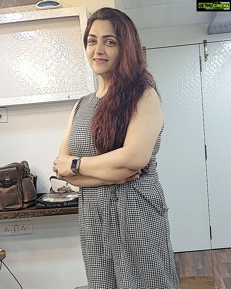 Kushboo Instagram - Whatever you do, make sure it makes you happy. Life is beautiful if you live positively. 💕💕💕❤️🤗🤗