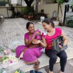 Laila Mehdin Instagram – ❤️The #love that I get in #chennai is unmatched. This lovely lady gave me #mallipoo . 

Thank you my Tamil family for all the love you give me. ❤️ Love you all right back! Chennai, India
