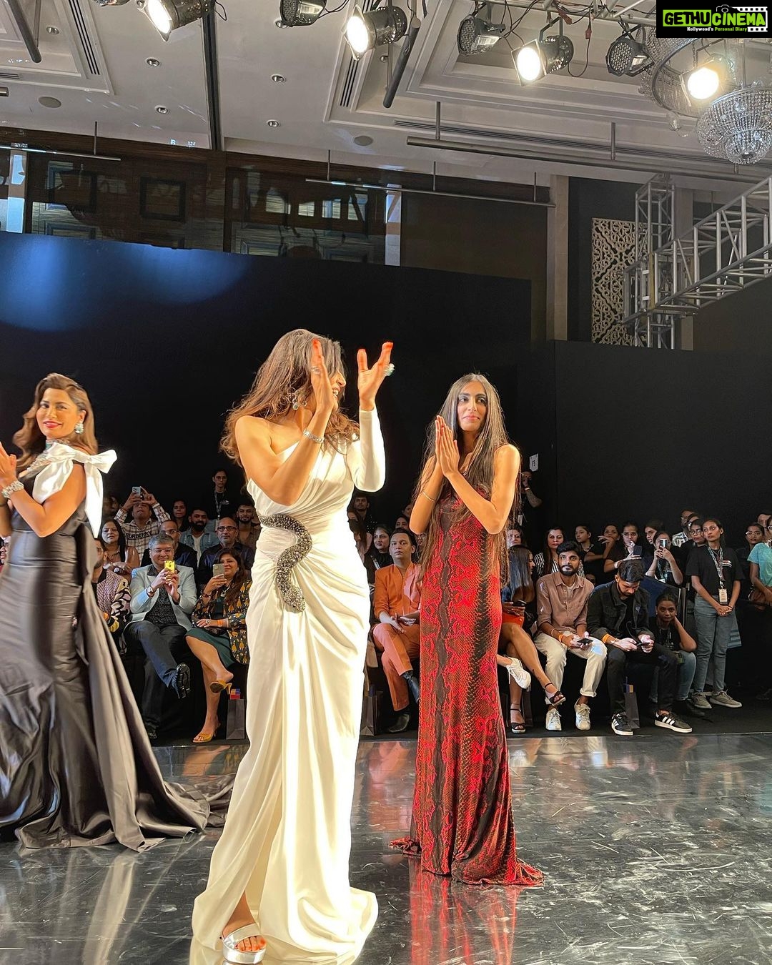 Madhoo Instagram - @tiaradhody @queeniesinghh 💜💜💜💜