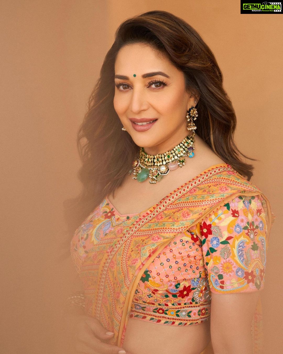 Madhuri Dixit Bf Video Sex - Actress Madhuri Dixit HD Photos and Wallpapers May 2022 - Gethu Cinema