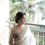 Madhuri Dixit Instagram – Simplicity and elegance.. is a white Saree 🤍

#Saree #SareeLove #White #Friday #FridayFeels