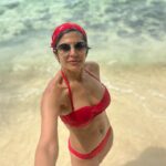 Mandira Bedi Instagram - #thankyou for the sunshine, the sea, the sand and the brilliant 4 days. ❤️❣️It made my week, it made my month! @adimots @zoejaneblues