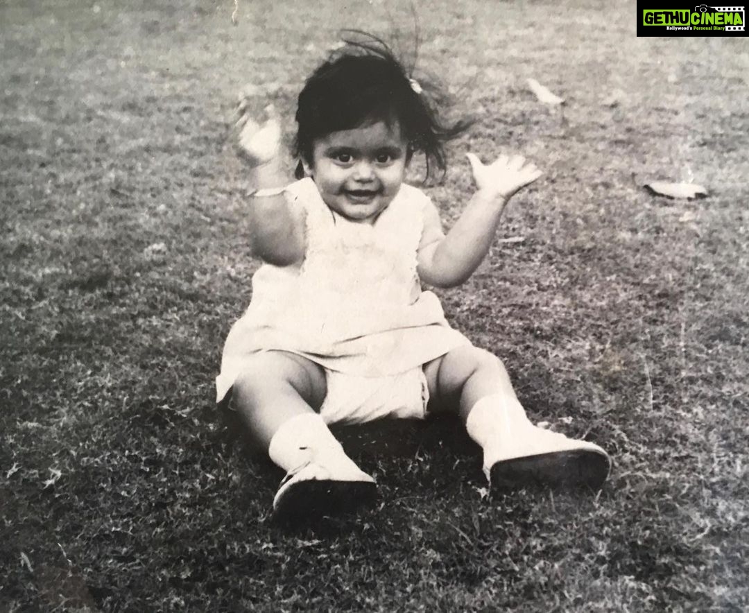 Mandira Bedi Instagram - Us waqt bhi I was a fairly happy chappy 😅😂 #sundaymemories