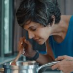 Mandira Bedi Instagram - Hey! I’ve a fitness secret that I haven’t told anyone before. I use Healthy cookware from The Indus Valley. A great dish made with healthy ingredients doesn’t remain healthy when prepared in a chemical-coated nonstick pan. That’s why I switched to The Indus Valley cookware - 100% food-safe, totally free from toxins & any harmful chemical coatings. What you prepare in it will only be super healthy meals! I changed to healthy cooking with The Indus Valley! When are you going to? Shop for my favourite kitchenware using code - MANDIRA15 & get 15% off! #theindusvalley #theindusvalleykitchenware #mandirabedifitness #mandirabedi #kitchenware #healthycookware #healthycooking #fitness Campaign - @miletalent