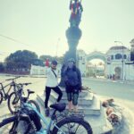 Manisha Koirala Instagram – Joy is in the journey 🚴‍♀️🚴‍♂️
#morningmotivation #cycling #ktmcity #ebike