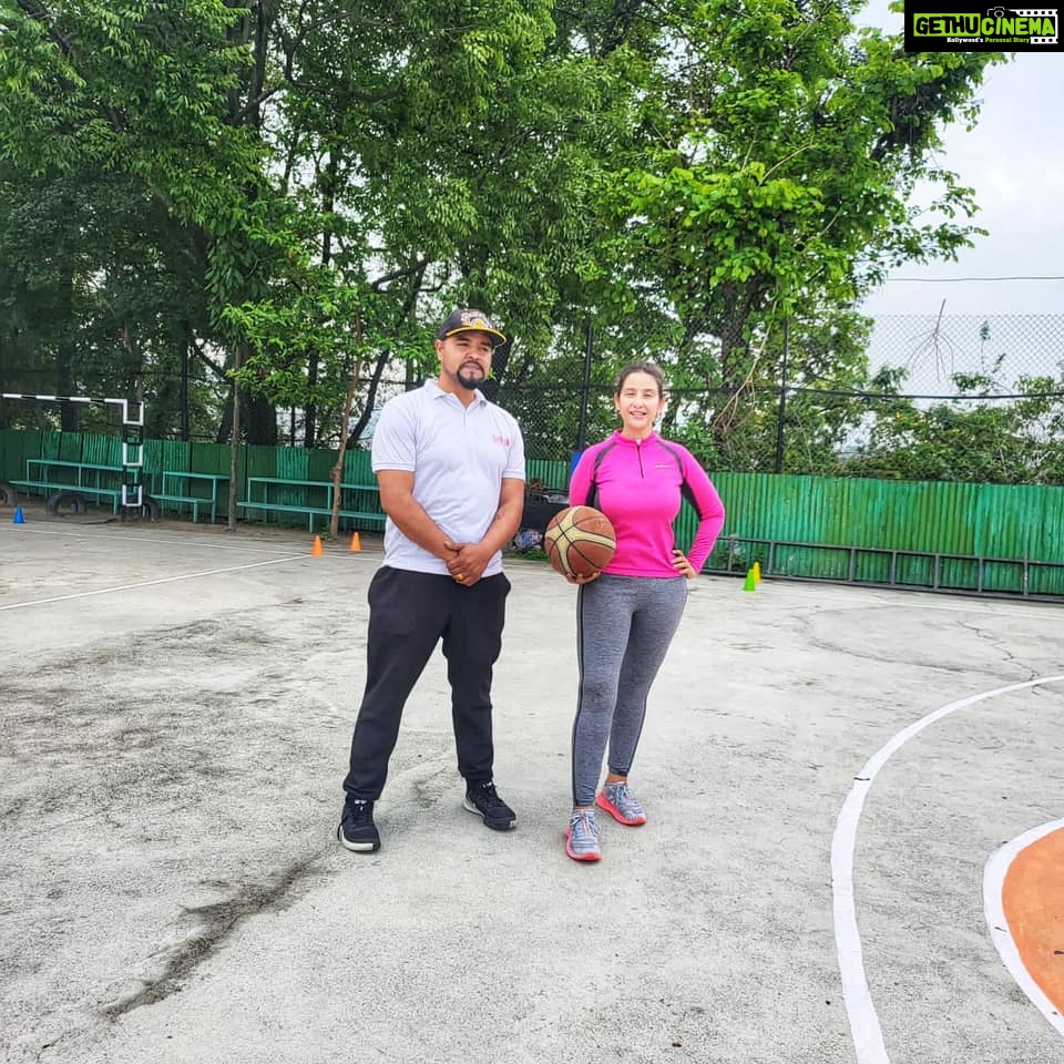 Manisha Koirala Instagram - #saturdaymorning #basketball #TeamK2