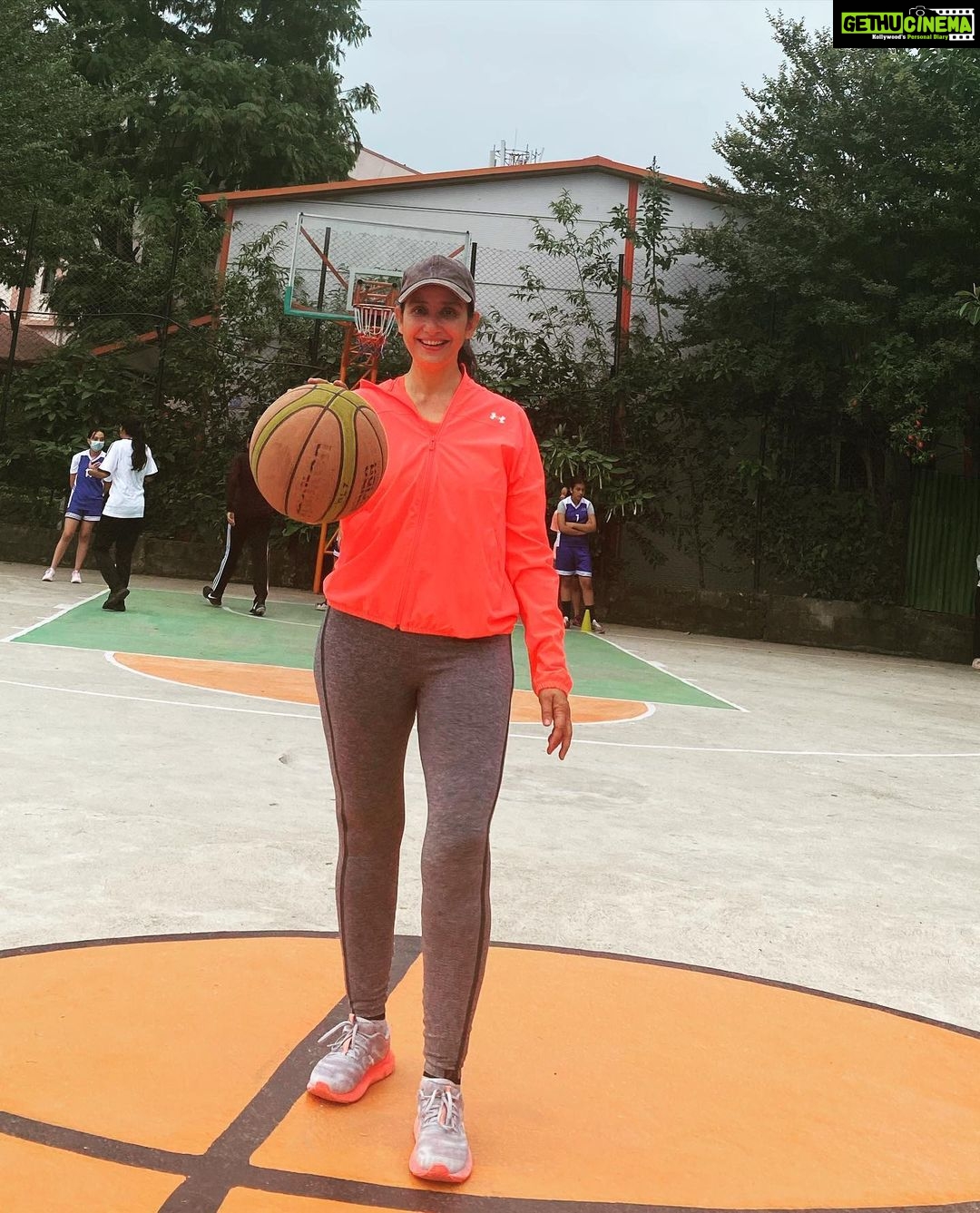 Manisha Koirala Instagram - My last #saturdayrutine #morningvibe !! Will miss #basketball n #friends #teamk2