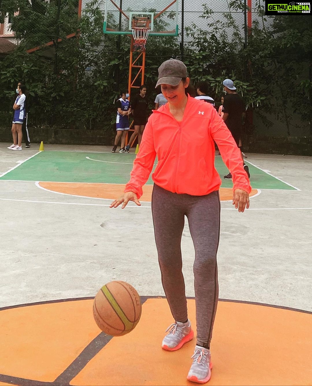 Manisha Koirala Instagram - My last #saturdayrutine #morningvibe !! Will miss #basketball n #friends #teamk2