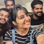 Manju Warrier Instagram - Good times + Crazy friends = Amazing memories ❤️ @bineeshchandra @binunairg @vishnu_sarma @sanjuambadi @midhunchandrannp @sarathshaji @m_w_shadow #thayuthayu #ayisha #goodtimes #crazyfriends #amazingmemories