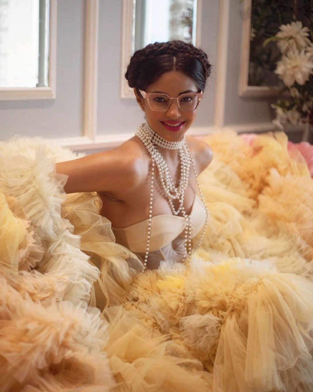 Meera Chopra Instagram - The princess dairy!! Thank you @maatriz_studio fr the stunning gown. 📸 @studiodenz Hmu @eshasikka #photoshoot #movies #bollywood #fashion #fun #differentlooks