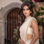Meera Chopra Instagram - Saaree by - @malaandkinnaryofficial Earrings and neckpiece - @tipsyfly Rings - @myanayra @aurnument Bangles- @rubans.in @tikamdasmotiramjewellers Heels by - @monrowshoes Styled by - @juhi.ali Hmu- @makeup.Cannes Shot by- @richardbyugo Cannes Film Festival 2022