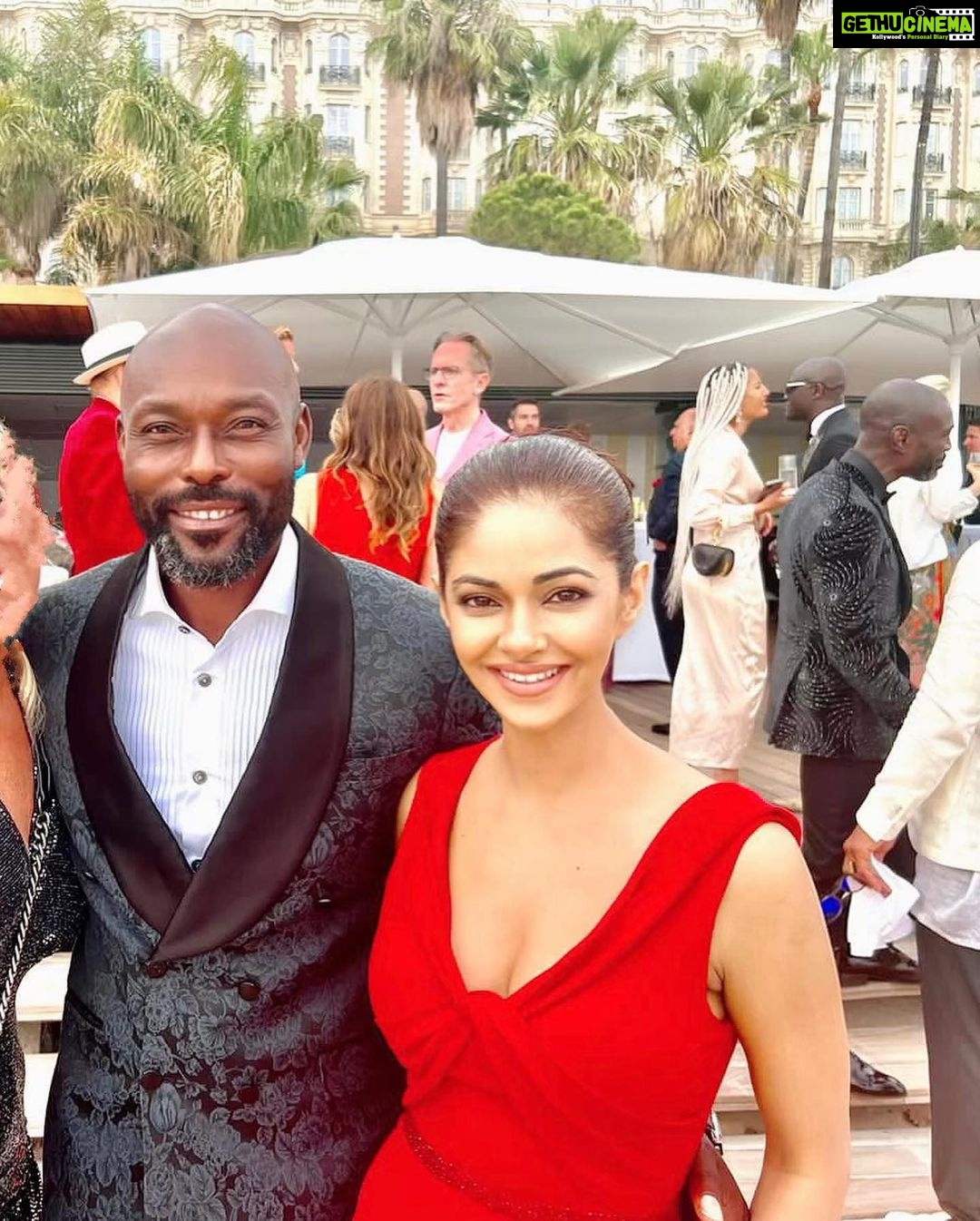 Meera Chopra Instagram - When you meet @jimmyjeanlouis #cannesfilmfestival Cannes Film Festival 2022