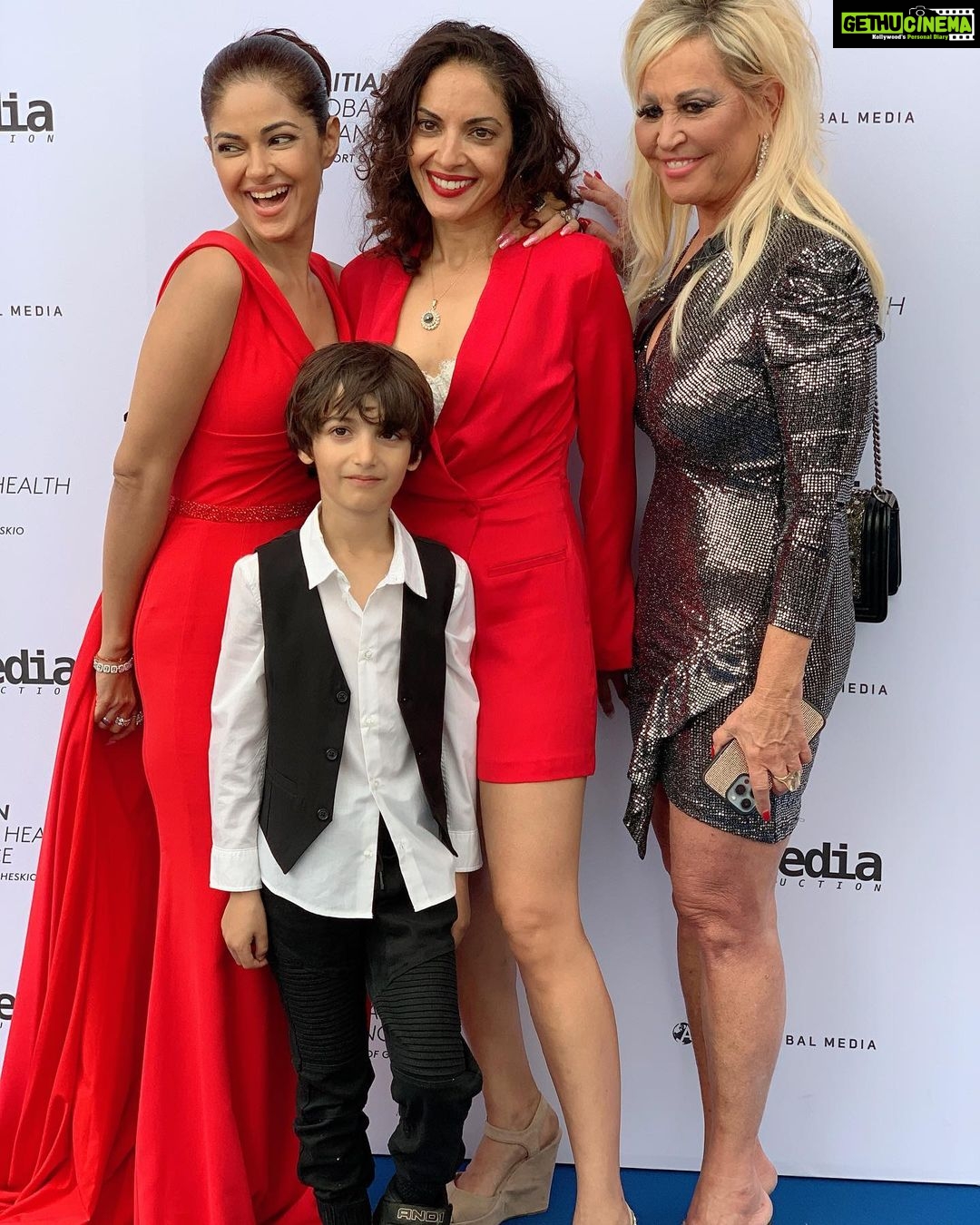 Meera Chopra Instagram - Making new friends and synergising is it!! @linadhingra #tahirashraf @gina_defranco #cannes2022 #frenchreviera