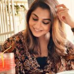 Meera Nandan Instagram - Chill vibes only ♥️ . 📸 @nitapanicker . #love #weekend #friyay #weekendvibes #positivevibes #instagood #friday #happyme #pictureoftheday #throwback #chillvibes #selfcare #weekend #dubai #mydubai #cafe Dubai, United Arab Emiratesدبي