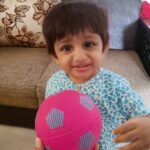 Meghana Raj Instagram – ಮೊಬೈಲ್ ಬಿಡಿ ಮೈದಾನಕ್ಕೆ ಬನ್ನಿ….just the way chiru and I grew up…. we encourage Raayan to play with our area boys… I agree he does have his screen time wid cartoons and all… But we always make it a point to let him grow up the old school way… Playing outdoors with our neighbours and his gang of kiddos.. #selfiemummygoogledaddy JP Nagar, Bangalore South