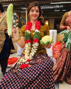 Mehrene Kaur Pirzada Instagram - How many times have you watched the #F3 Trailer ? Did you love Honey and our family? 😜 Watch #f3movie in Theatres on May 27th