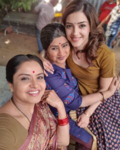 Mehrene Kaur Pirzada Instagram - How many times have you watched the #F3 Trailer ? 
Did you love Honey and our family? 😜

Watch #f3movie in Theatres on May 27th